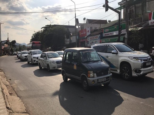 Đường lên Đà Lạt đang kẹt xe nghiêm trọng, kéo dài 5 km