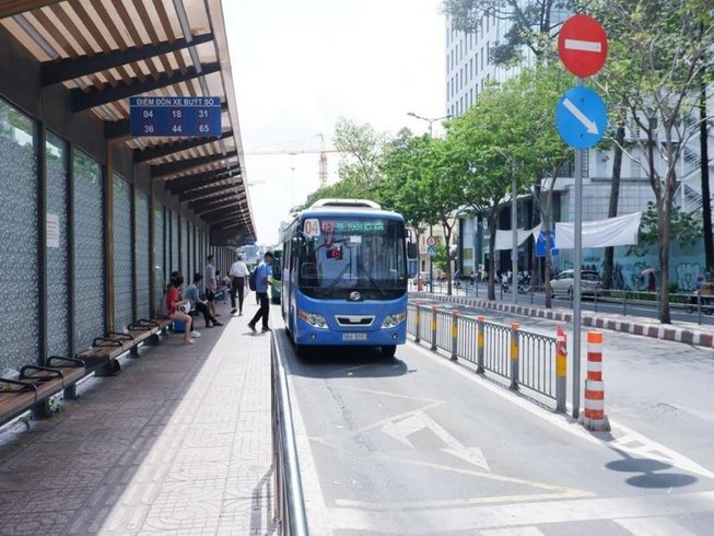 Xe buýt đìu hiu sau thời gian giãn cách xã hội