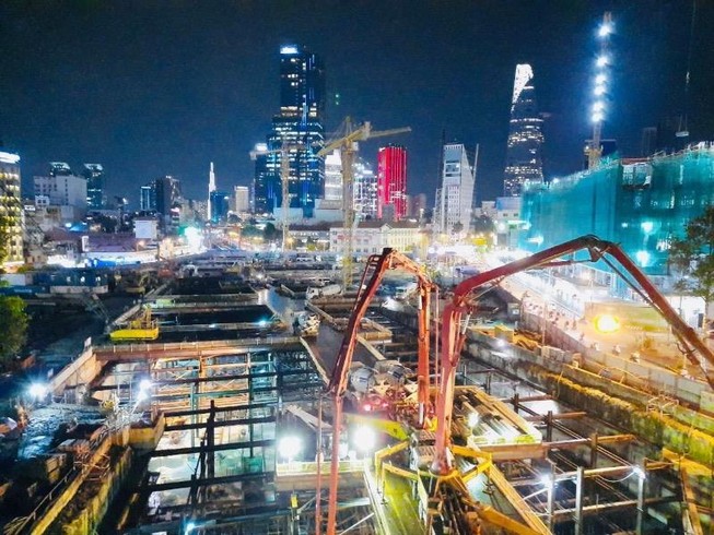 Metro số 1: Hoàn thành đổ bê tông sàn ga ngầm Bến Thành