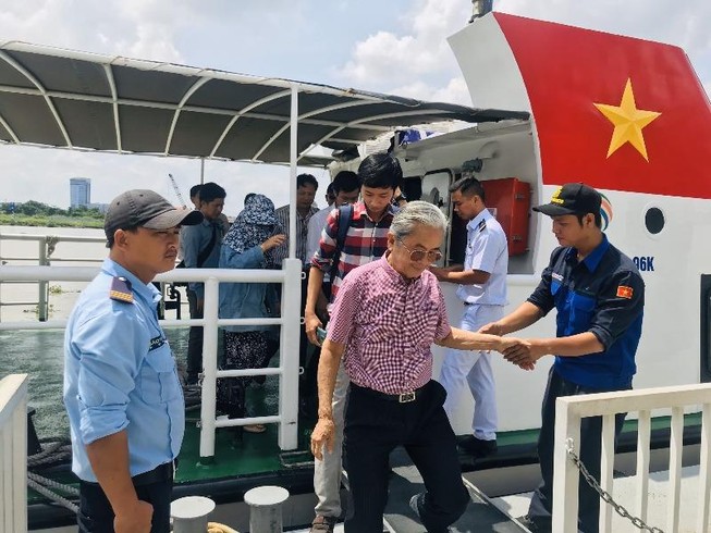 Người dân trải nghiệm tour du lịch mới dọc sông Sài Gòn