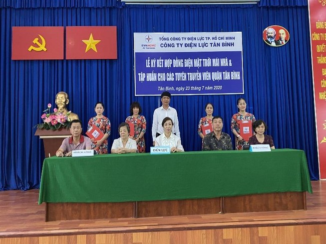 Trả gần 2 tỉ đồng cho khách hàng bán điện mặt trời áp mái