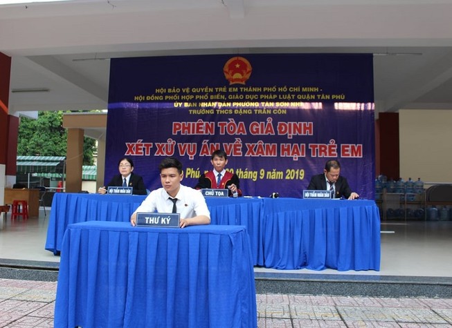 Hơn 1.000 học sinh, giáo viên dự phiên tòa giả định