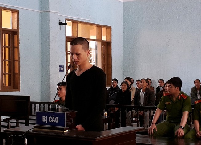 Đêm không ngủ nhớ chuyện cũ, sáng cầm dao trả thù