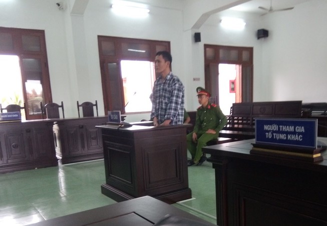 Trộm túi xách trong xe tải, lãnh 13 năm tù