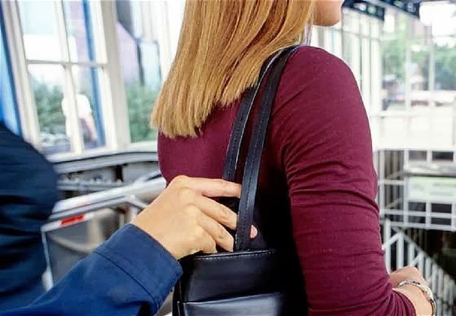 Cao thủ móc túi tranh thủ 'làm ăn' khi đi du lịch
