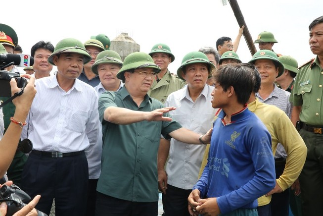 Căng mình chống bão giật cấp 17, gần mức thảm họa