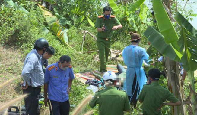 Cha đâm chết con ruột bằng một nhát dao