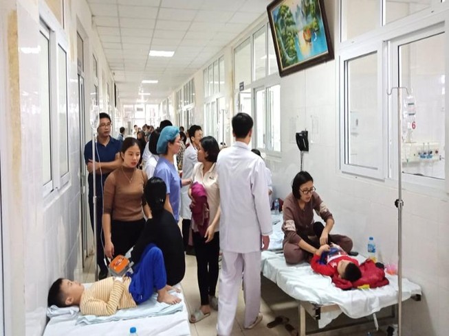 Hàng chục HS mầm non ở Thanh Hóa nhập viện nghi ngộ độc