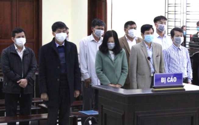 5 cựu cán bộ thanh tra tỉnh hầu tòa vì nhận hối lộ 