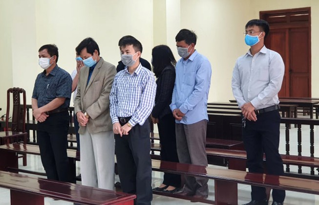 5 cựu cán bộ thanh tra nhận hối lộ lãnh án