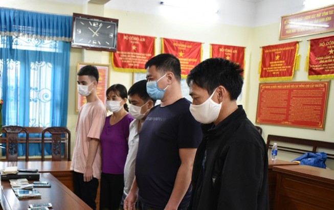 Bắt khẩn cấp 6 người sử dụng công nghệ cao đánh bạc