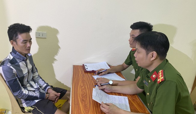Dùng búa tấn công bố vợ vì mâu thuẫn chuyện đặt tên con