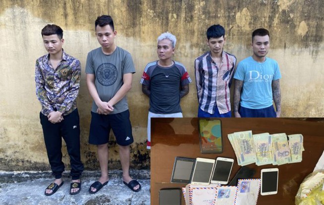 Bắt 5 đối tượng điều hành đường dây đánh bạc 10 tỷ qua mạng