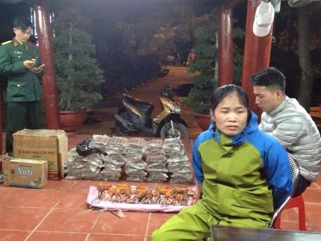 Bắt nữ quái buôn bán thuốc nổ và kíp nổ