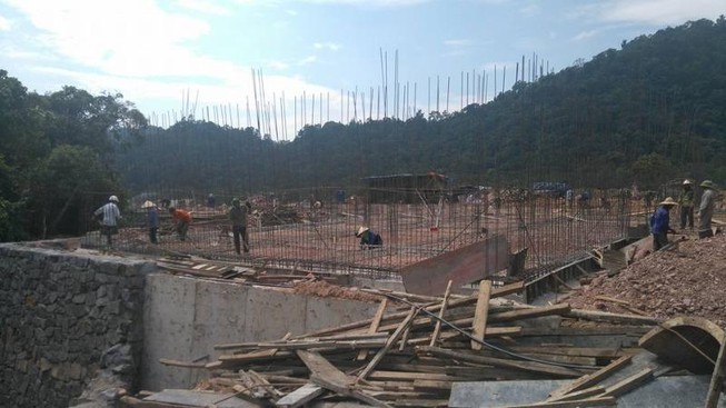 4 công nhân ngã giàn giáo tại trung tâm lễ hội Yên Tử