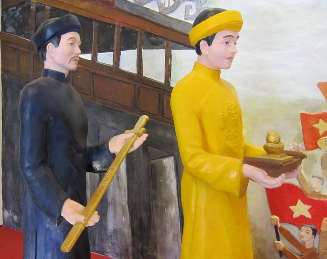 Tái hiện cảnh vua Bảo Đại thoái vị