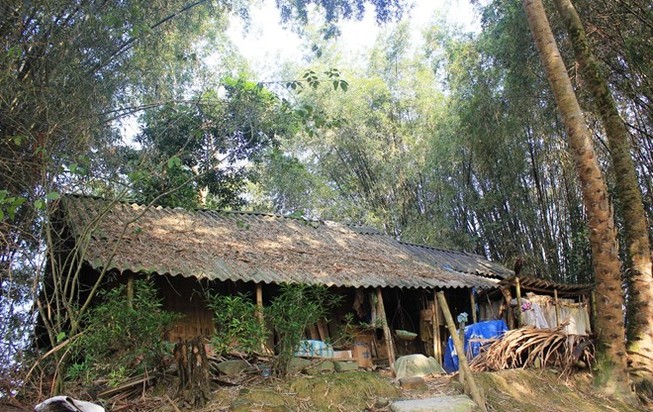 'Dị nhân' sống như thời trung cổ ngay cạnh thành phố lớn
