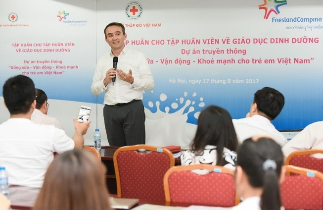 Giáo dục dinh dưỡng, phát triển thể lực cho trẻ em