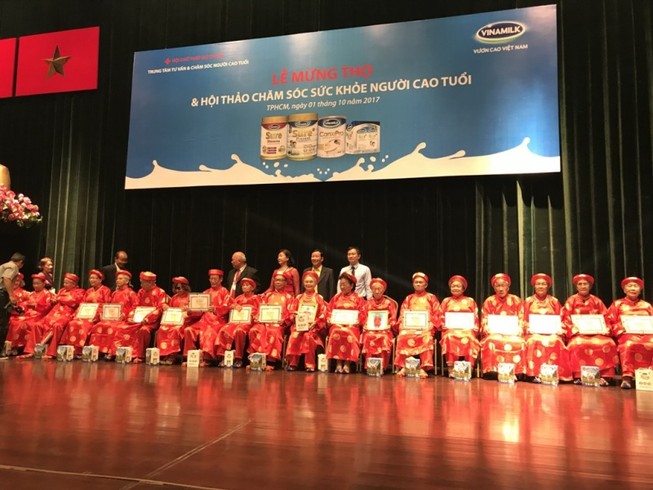 Chăm sóc sức khỏe cho người cao tuổi tại TP.HCM