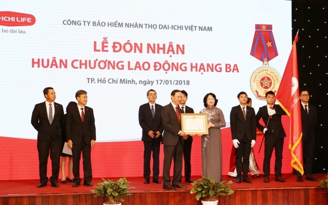Dai-ichi Việt Nam đón nhận huân chương Lao động hạng Ba