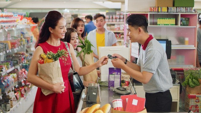 Dùng thẻ thanh toán nào lợi nhất cho mùa Tết?