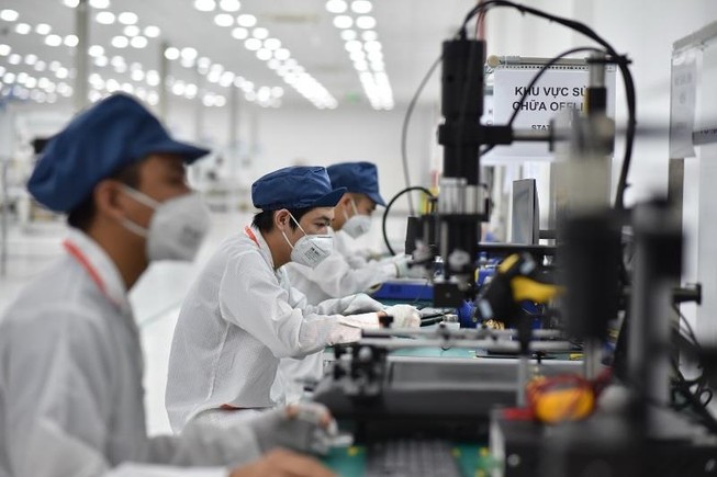 Vingroup động thổ nhà máy điện thoại thông minh công suất cao