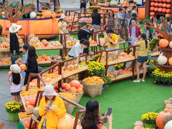 Điểm đến hot nhất mùa Halloween 2019 rực rỡ thế nào? 