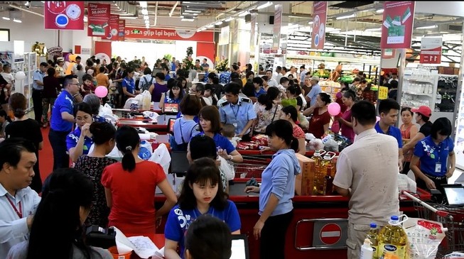 Co.opmart tại Hà Nội thu hút hàng trăm ngàn lượt khách mua sắm