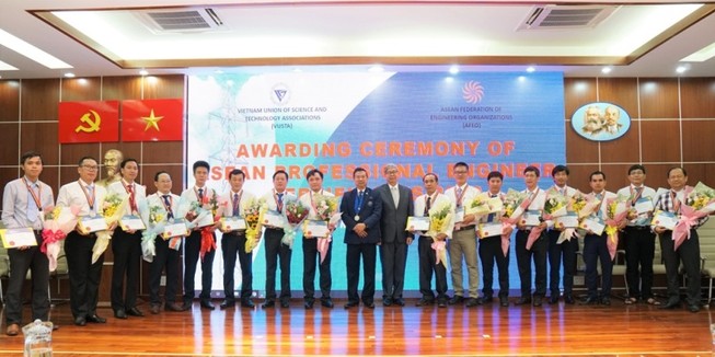 EVNSPC: 15 'kỹ sư chuyên nghiệp ASEAN'