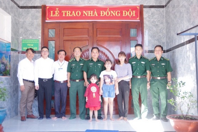 Vedan trao tặng 'Nhà đồng đội' cho chiến sĩ biên phòng
