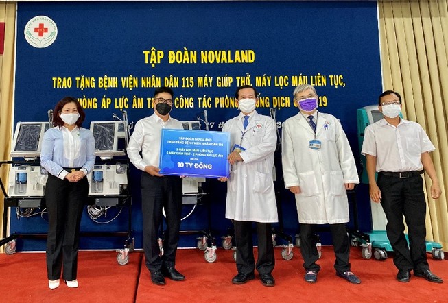 Novaland tặng trang thiết bị y tế cho BV Nhân dân 115