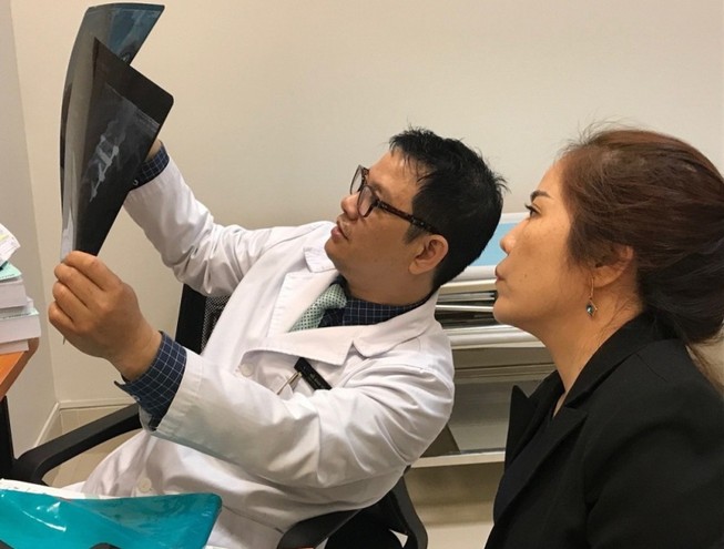 Duỗi thẳng người gù 45 độ với ca mổ '3 trong 1'
