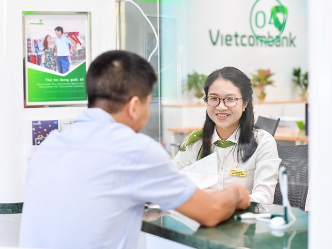 COVID-19: Vietcombank giảm lãi suất tiền vay giai đoạn 3