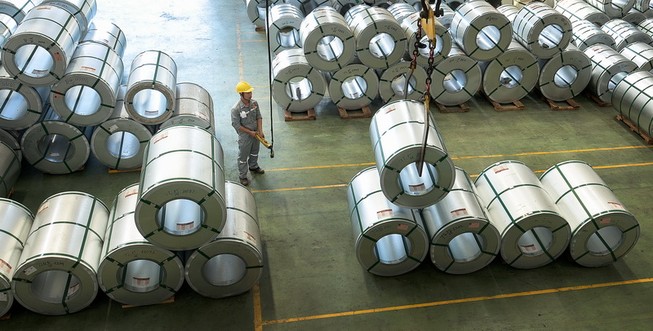 Tôn Hoa Sen lãi hơn 100 tỉ đồng trong tháng 6