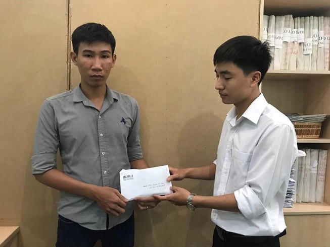 Danh sách bạn đọc giúp anh Sáng có đôi tay mới