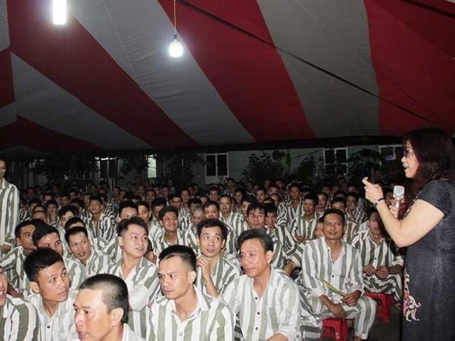 Phạm nhân được đối thoại định kỳ 6 tháng 1 lần