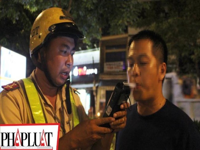 Bỏ xe vi phạm để né thổi đo nồng độ cồn, xử lý sao?