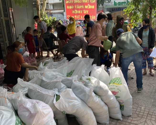 30 tấn gạo đã đến tay những người khó khăn trong mùa dịch