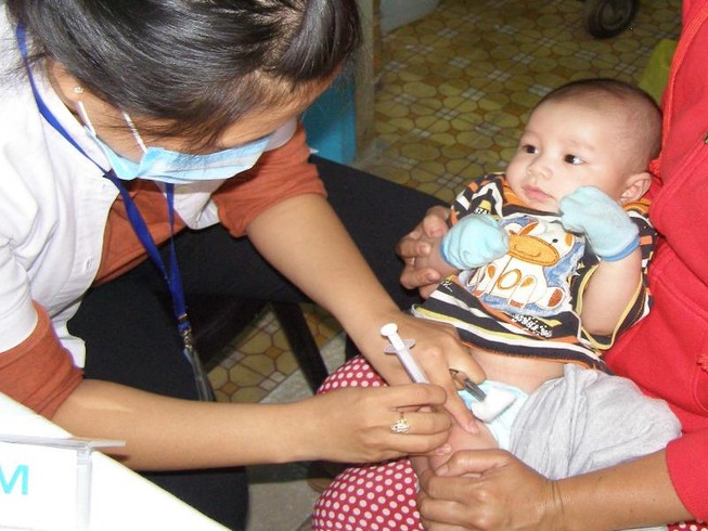 Trẻ dưới 1 tuổi buộc tiêm vaccine ngừa bạch hầu kẻo trễ