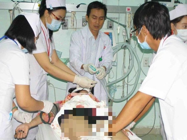Bị cướp giật túi xách, 1 phụ nữ chết thảm, 1 bị thương