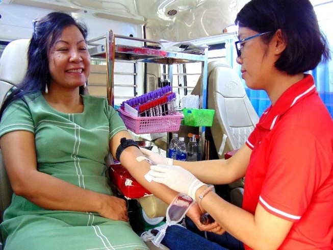 Viên chức TP.HCM hiến máu trong ngày hội 'Tết sum vầy' 2020