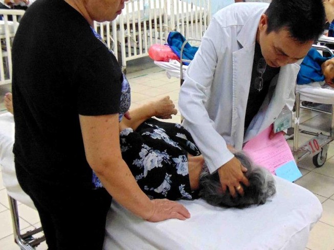 Những ca tai nạn 'cười ra nước mắt' trong ngày tết