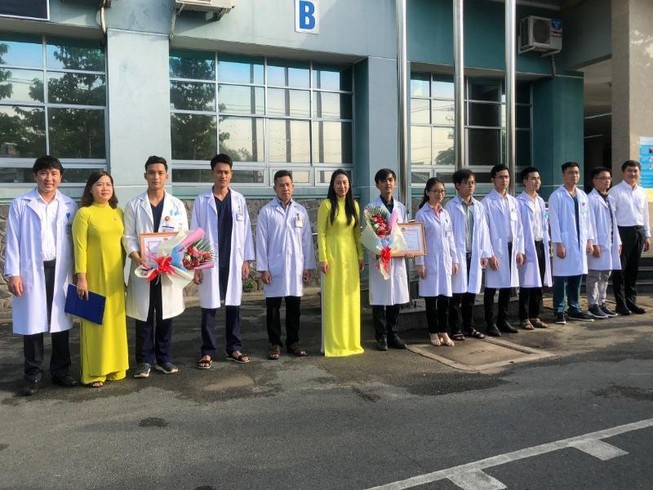 Cứu bệnh nhân bị đâm thấu ngực khi tham gia bắt cướp