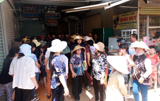 Sẽ thu hồi văn bản cấm công chức đi chợ cũ Di Linh