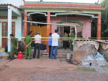 Vụ ba mẹ con chết thảm ở Long An: Người mẹ có tám vết đâm ở bụng
