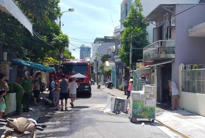 Cháy tiệm chuyên bán thức ăn cho học sinh