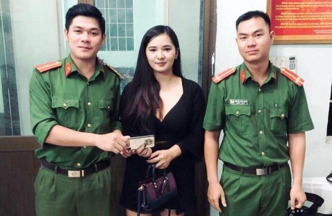 Nữ du khách Thái Lan bỏ quên iPhone trên xe Grab