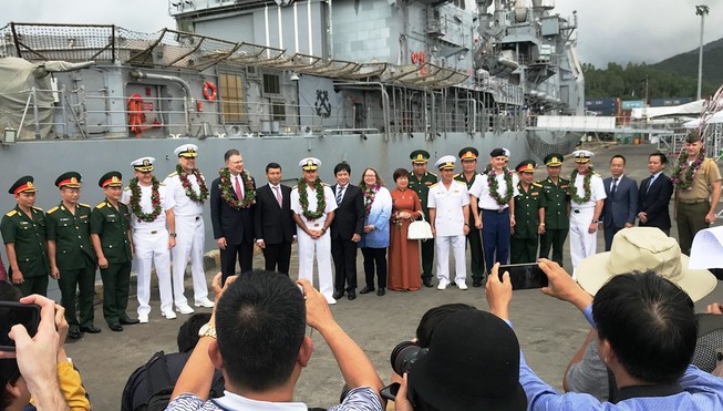 Tàu sân bay Hoa Kỳ thăm Đà Nẵng