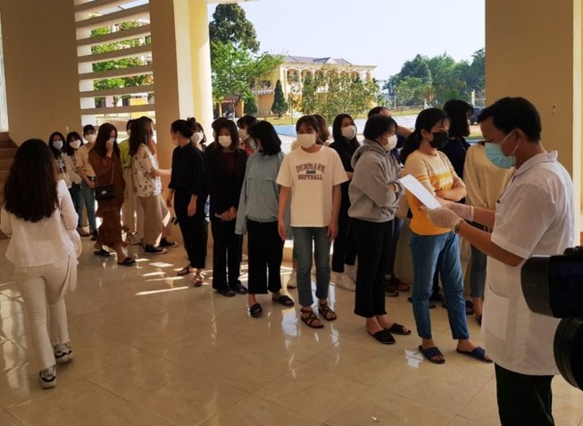 Các địa phương phải bố trí xe đón người hết cách ly về