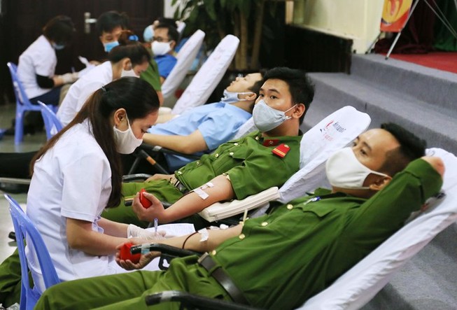 Hơn 1.400 công an Đà Nẵng tham gia hiến máu tình nguyện